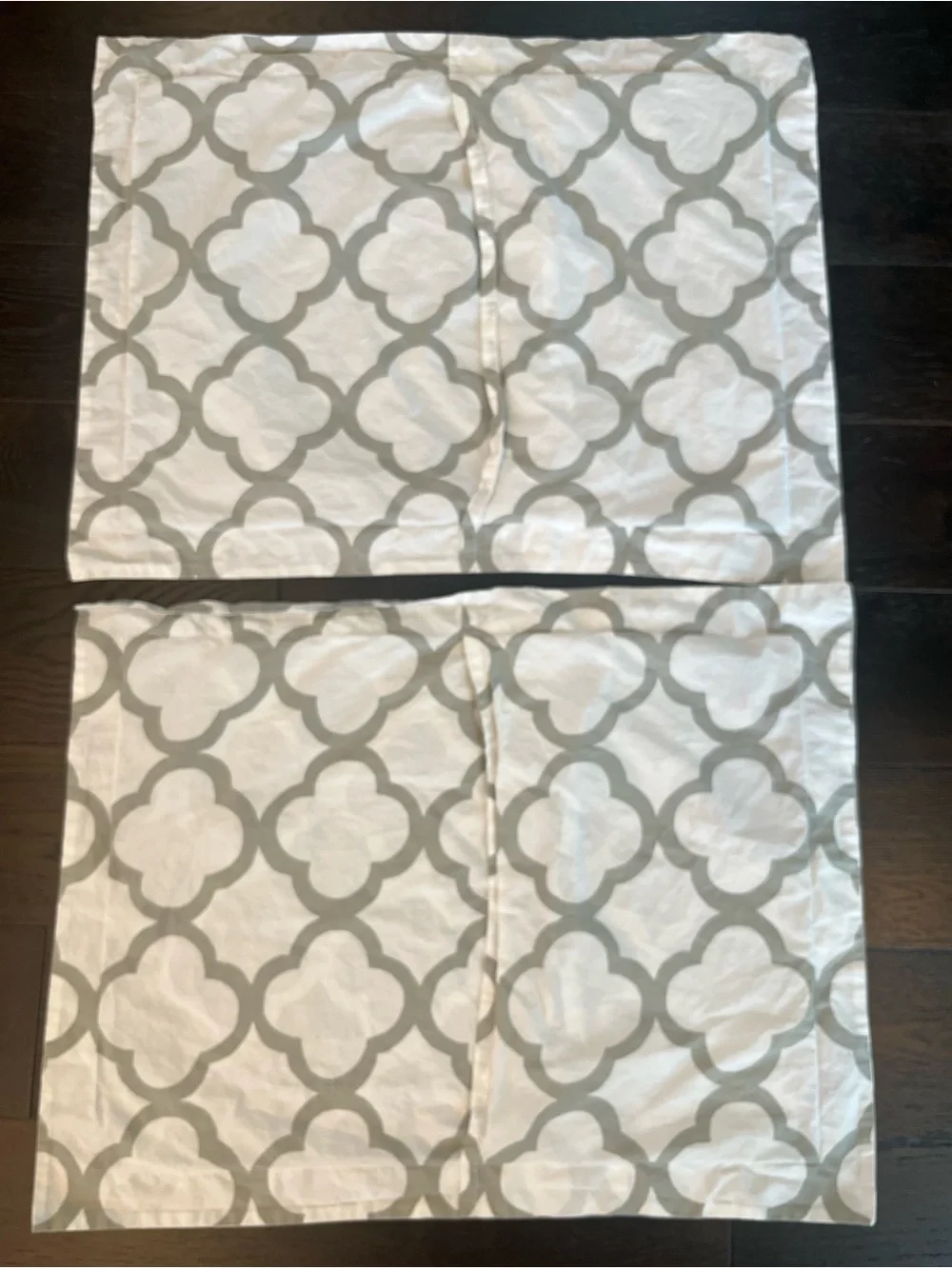 Pottery Barn Teen Light Gray & White Quatrefoil Duvet Cover and Shams